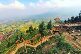 Bukit Gancik Selo untuk nikmati pemandangan.