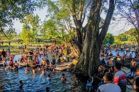 Tradisi Padusan Jawa menyambut datangnya Ramadan.