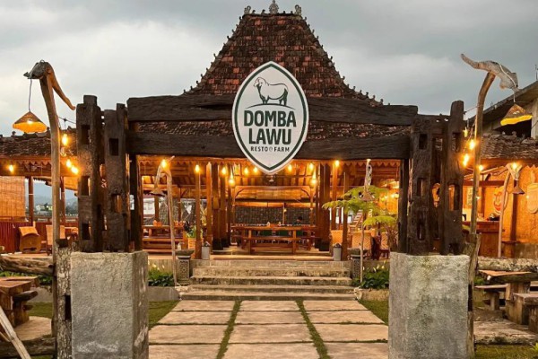 Domba Lawu merupakan destinansi keluarga yang mengabuangkan antara edukasi dan rekreasi.