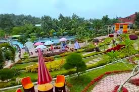 Telaga Kusuma Agrowisata Waterpark Karanganyar memliki pesona wisata air di kaki Gunung Lawu.