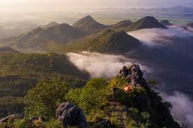 Berikut ini Bukit Cumbri Wonogiri yang jadi destinasi wisata alam terbaik.