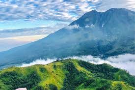 Tempat wisata populer bukit mongkrong.