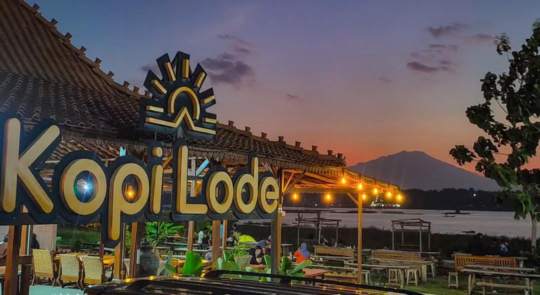 Kopi Lode menjadi desinasi para warga Boyolali untuk menikmati waktu bersama teman maupun keluarga.