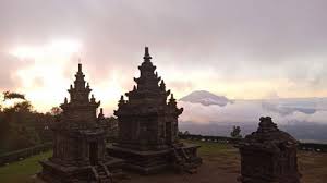 Tempat tinggal para dewa Candi Gedong Songo.
