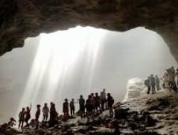 Menakjubkannya Wisata Alam Goa Yang Penuh Tantangan, Keajaiban Geologi Gunung Lawu