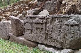 Reruntuhan Purbakala di Situs Candi Planggatan.