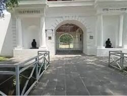 Eksplorasi Benteng Vastenburg, Wisata Sejarah Hindia Belanda