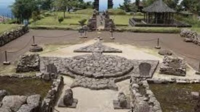 Situs Candi Cetho Peninggalan Majapahit, Keindahan Alam dan Budaya Udara Sejuk Pegunungan