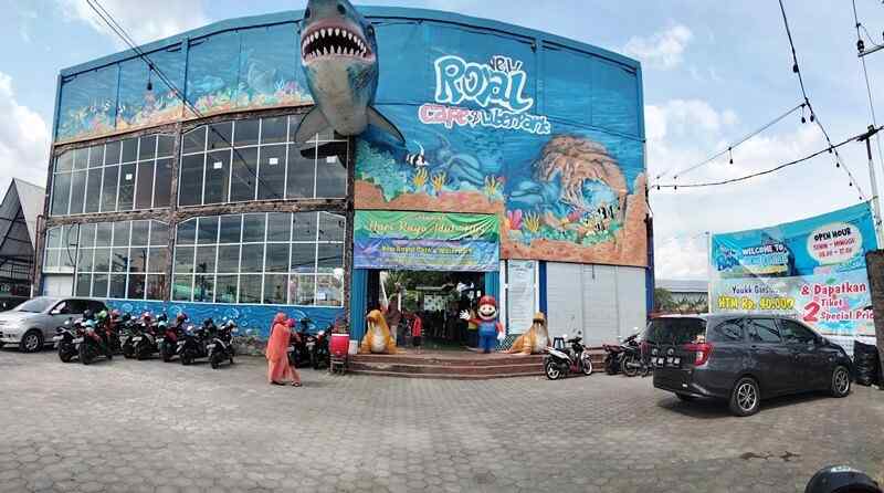 Royal Water Adventure menjadi desinasi wisata keluarga yang sangat terjangkau.