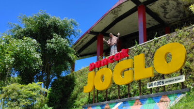 Puncak Joglo menjadi destinasi wisata alam yang menyuguhkan pemandangan yang memukau.