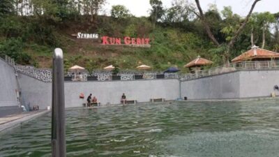 Sendang Kun Gerit menjadi wisata alam yang dikenal dengan sumbe air alami yang jernih dengan sejarahnya.
