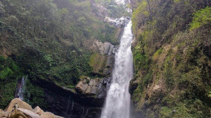Air Terjun Kedung Kayang menjadi pilihan wisata alam yang sungguh luar biasa untuk menghilkan penat.