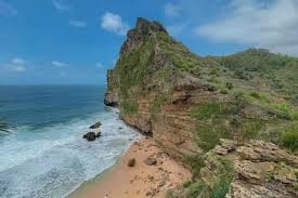 Inilah wisata pantai yang tersembunyi dan memikat mata pengunjung.