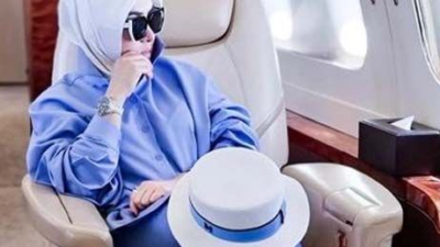 Syahrini salah satu artis yang memperlihatkan gaya hidup mewahnya