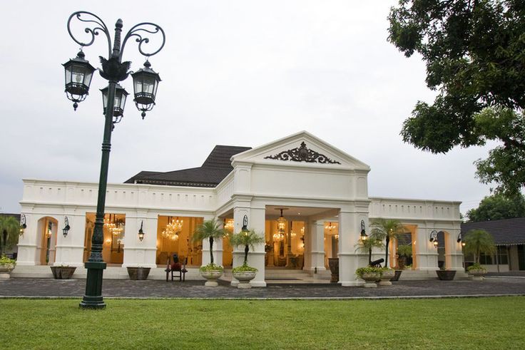 Inilah bangunan kuno yang jadi Museum Batik Danar Hadi di Solo,