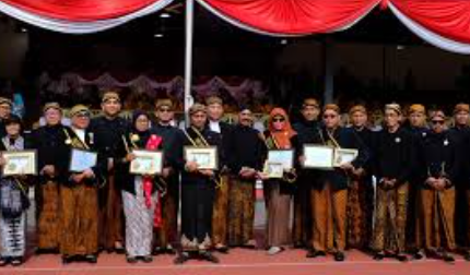 HUT Ke-280 Kota Solo, Pemkot Beri Penghargaan 7 Tokoh Inspiratif