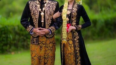 Baju Adat Solo Beserta dengan Aksesoris Pelengkapnya