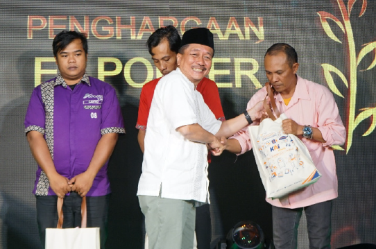 KAI wisata berikan penghargaan