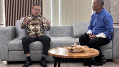 Sufmi Dasco memberikan pernyataan soal pendaki asal Brasil di Kantor Disway.