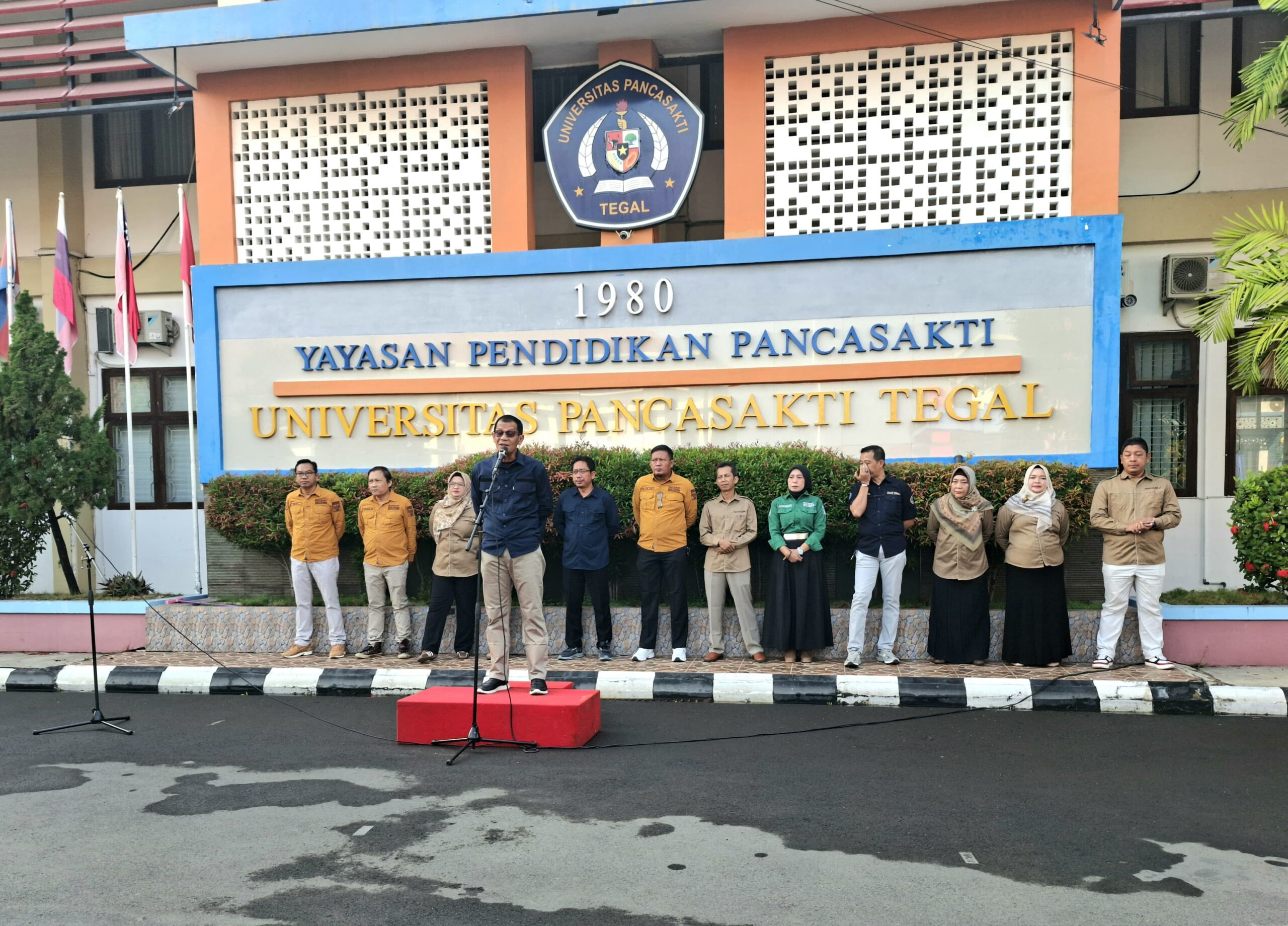 Pelepasan Purna Tugas Dr Fajar Ari Sudewo, SH MH
