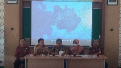 Debu Pabrik Blescon Terbang