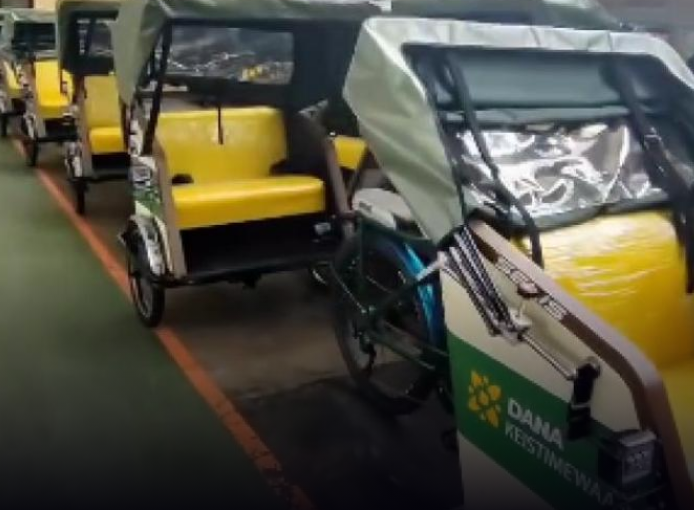 Hari ini becak kayuh bertenaga listrik