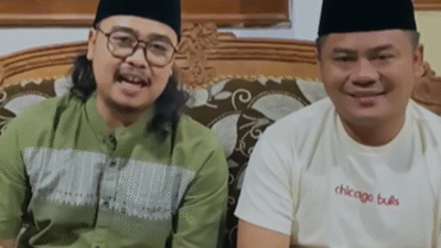 Ki Haryo Susilo Enthus Susmono menemui Bupati Tegal Ischak Maulana Rohman sebelum berangkat ke Malaysia.
