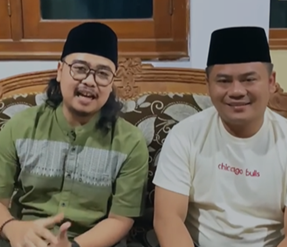 Ki Haryo Susilo Enthus Susmono menemui Bupati Tegal Ischak Maulana Rohman sebelum berangkat ke Malaysia.