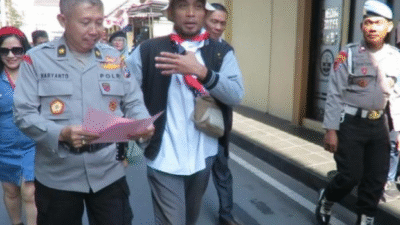 Kasmudjo Melaporkan Jokowi ke Polda DIY, Sebagai Alumni UGM