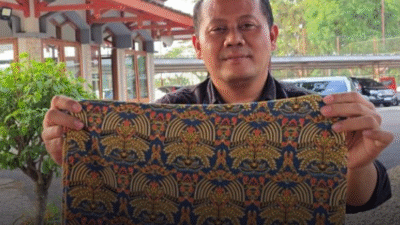 Seragam Batik SMA Sragen Dipermasalahkan