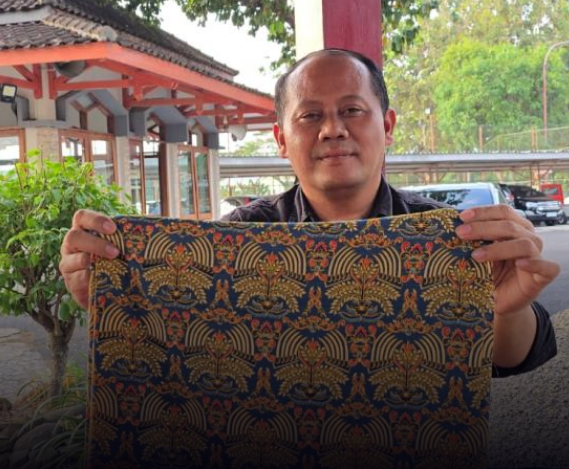 Seragam Batik SMA Sragen Dipermasalahkan