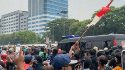 Aksi Demo Viral Pada 25 Agustus 2025 di Gedung DPR, Jumhur: Penanggung Jawabnya Tidak Jelas