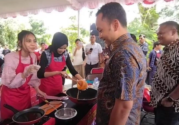 Gen Z Solo Menciptakan 80 Tumpeng