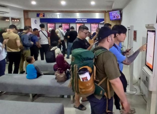 Kereta Argo Bromo Anggrek anjlok di Subang