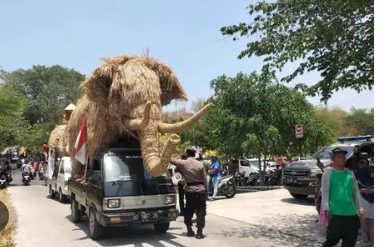 68 Kendaraan Hias Berpartisipasi