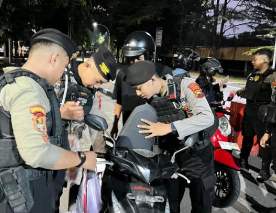 34 Pendukung Ditangkap Polisi Saat Pertandingan