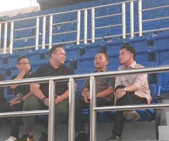 Wakil Presiden Gibran Menginspeksi GOR Indoor