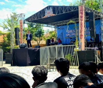 Kembali ke Almamater, Rektor UPS Menginspirasi