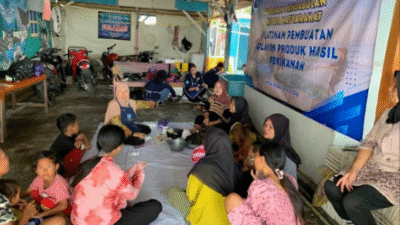 Pelatihan Pengolahan Bakso Ikan dan Ekado: Istri Nelayan Pantai Komodo Dilatih Olahan Laut Bernilai Ekonomis