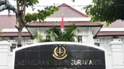 Kejari Solo Periksa Sekolah yang Diduga Terlibat Dalam Korupsi Laptop Chromebook