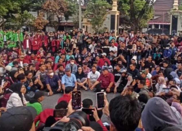 Mantab! Mahasiswa Soloraya Adakan Aksi