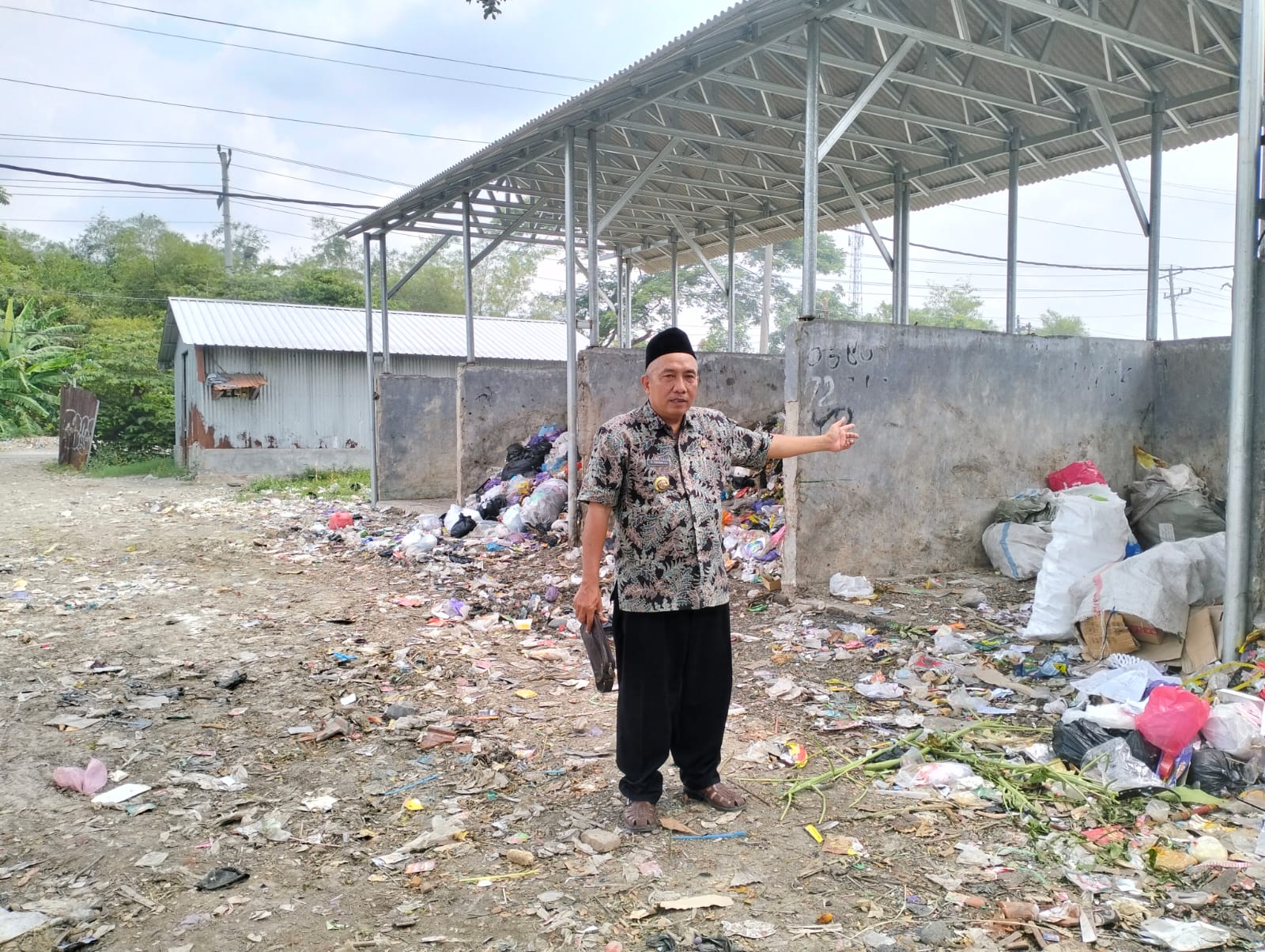 Pengelolaan Sampah di Desa Kaladawa