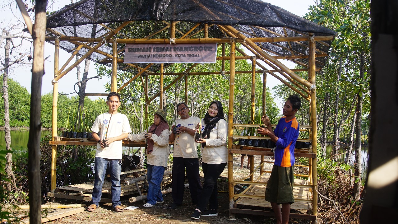 Tim UPS Tegal Bangun Rumah