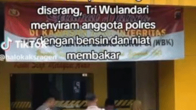 Geger! Aksi Emak-Emak Berani Menyiram Bensin Anggota Polres Sragen Viral di Medsos