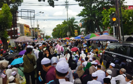 Jamaah Haul Habib Ali Solo