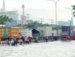 Dua Pompa Mati, Jalan Semarang Pantura Lumpuh Akibat Diterjang Banjir