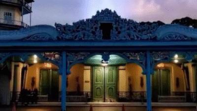 Wisata Sejarah Murah di Jateng