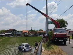 Mobil Terjun ke Sawah di Juwiring: Sopir Mengaku Ngantuk