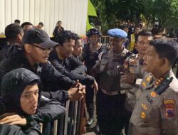 Pengamanan Super Ketat di Laga Persija Jakarta vs PSBS Biak di Solo