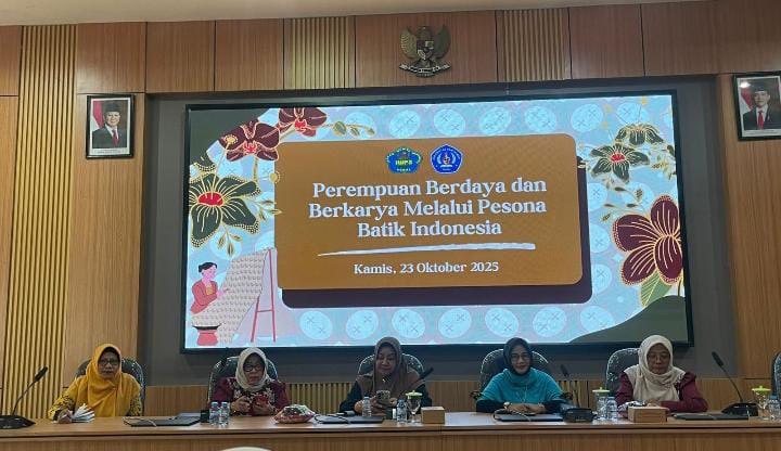 Dalam rangka hari batik IWPS